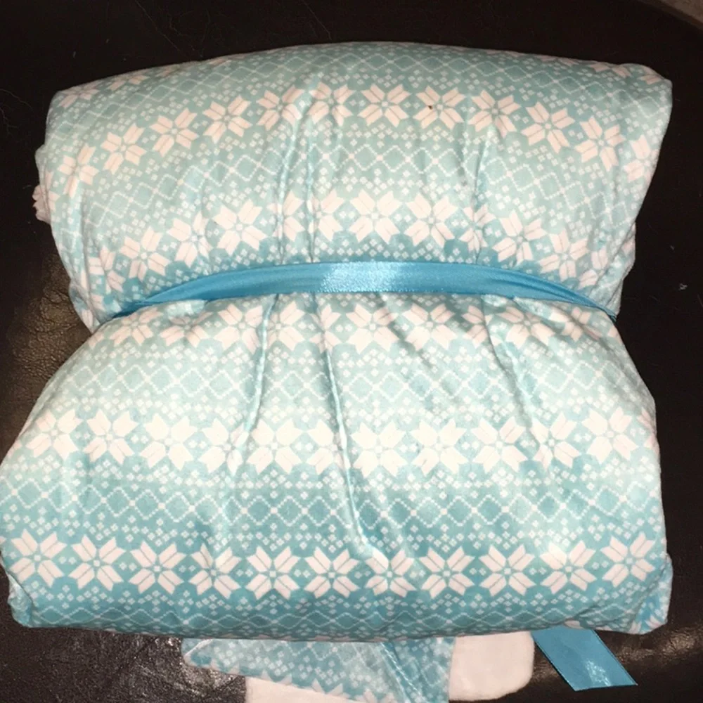 Pet Travel blanket with squeaky toy